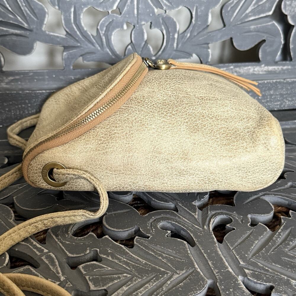 HOBO Fern Crossbody Gold Leaf Metallic Leather Purse Vanilla Girl - Picture 4 of 13
